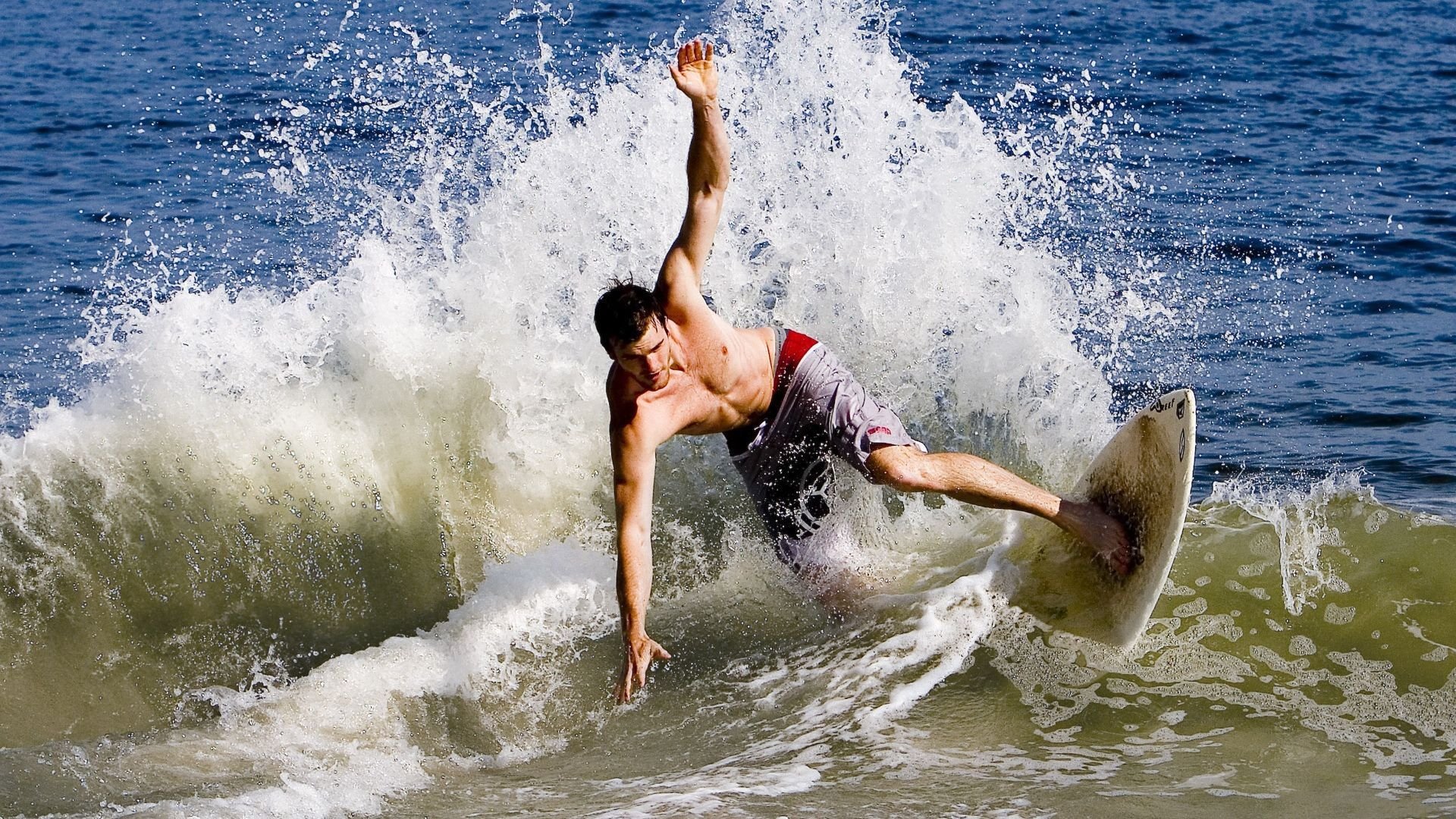 _校园运动会：激发少年儿童运动兴趣_，校运会开展