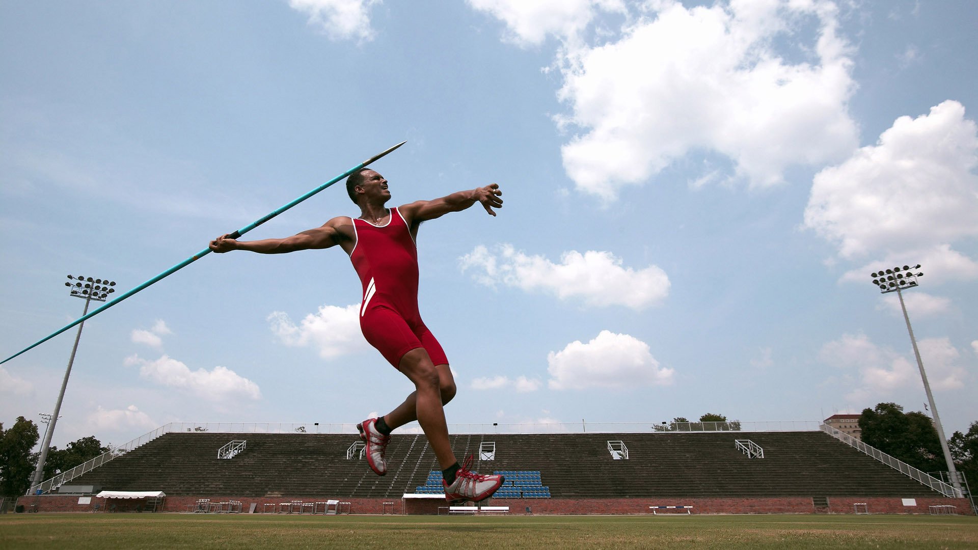 快船齐心协力，掌控比赛节奏